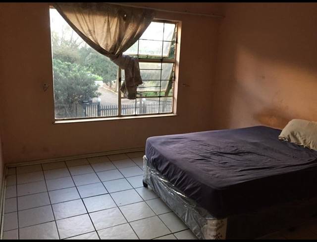 2 BEDROOM APARTMENT SOLD IN VANDERBIJLPARK CE 2